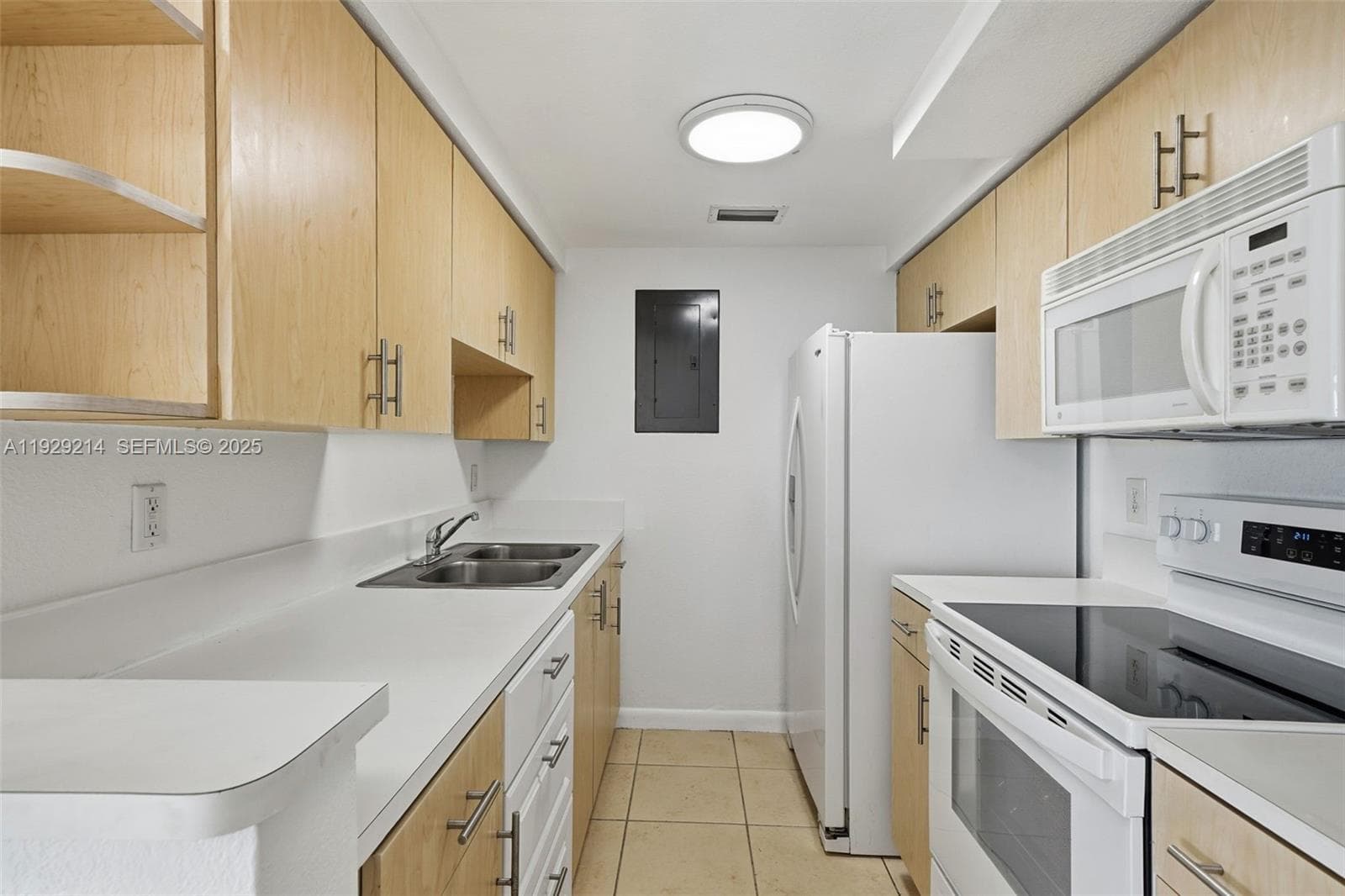 RIVE MARSEILLES CONDO · #308 in Miami Beach - Photo 16