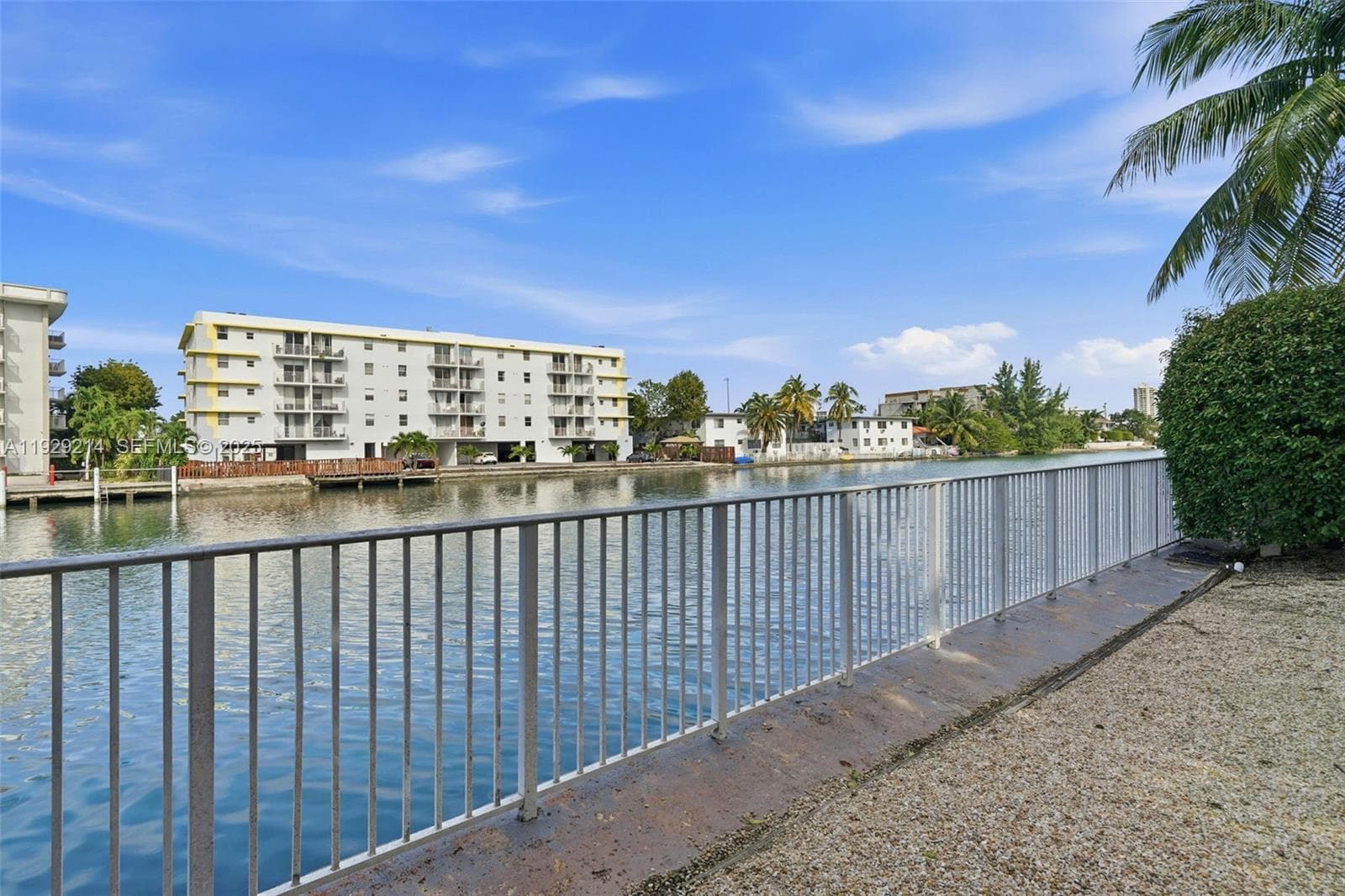 RIVE MARSEILLES CONDO · #308 in Miami Beach - Photo 32