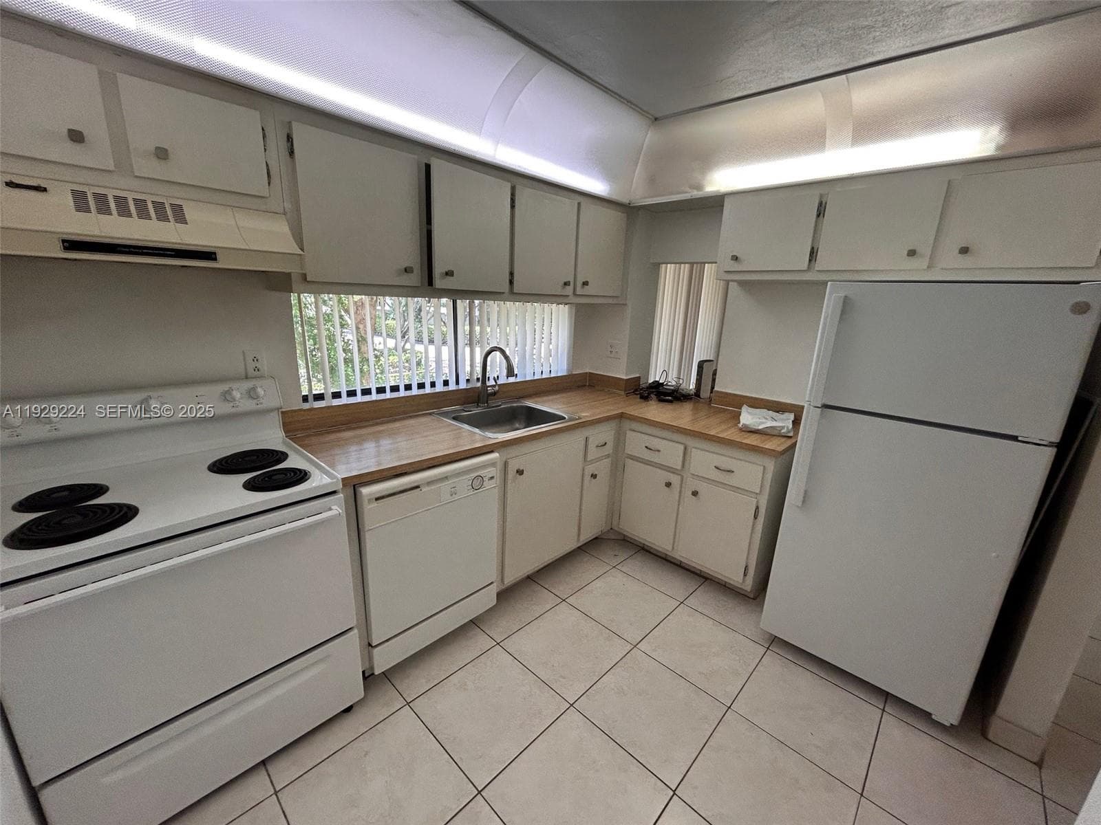 PLAZA OF AMERICAS CONDO P · #214 in Sunny Isles Beach - Photo 30