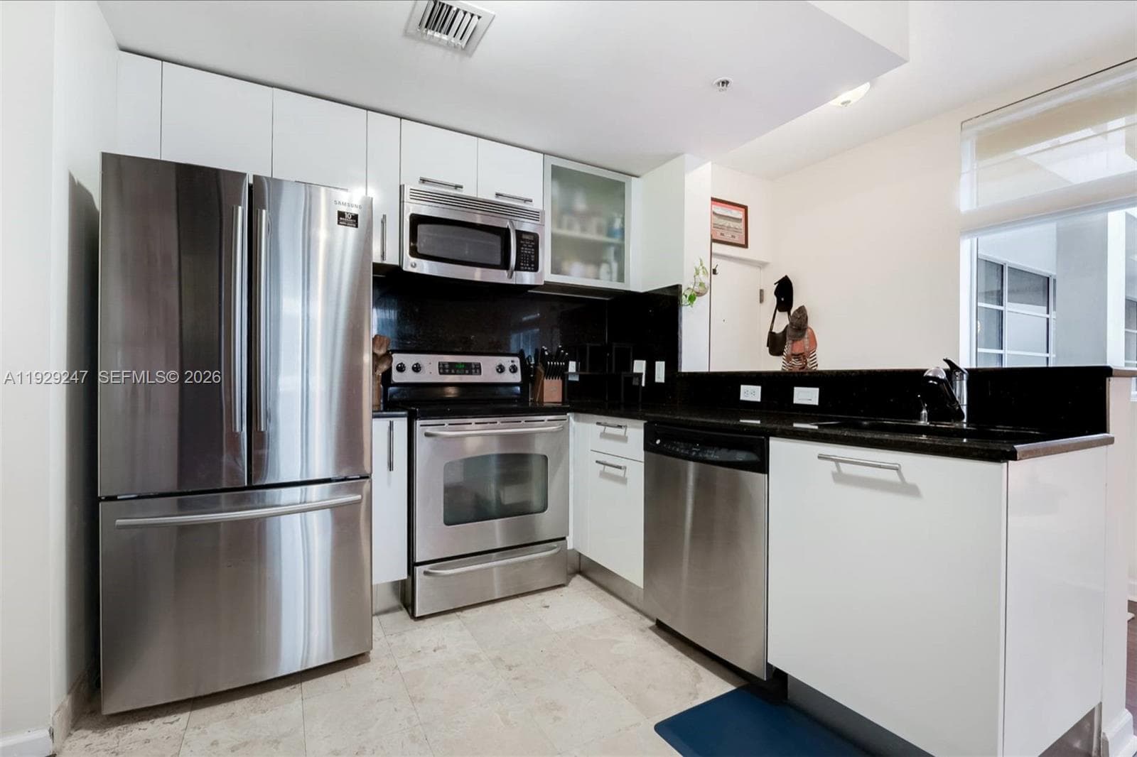 Lofts at Mayfair · #305 in Miami - Photo 9