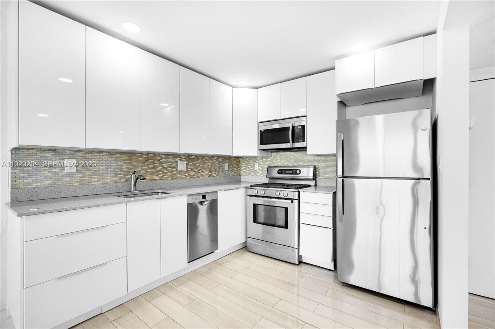 PARKER PLAZA CONDO ESTATE · #1817 in Hallandale Beach - Photo 20