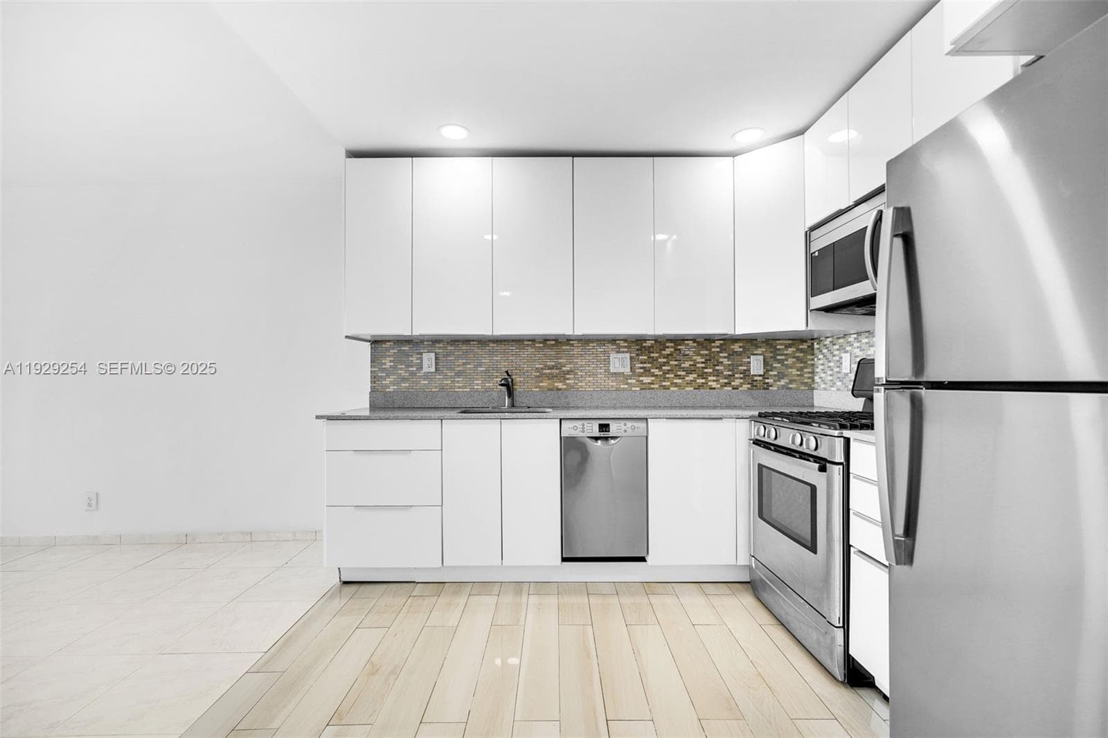 PARKER PLAZA CONDO ESTATE · #1817 in Hallandale Beach - Photo 19