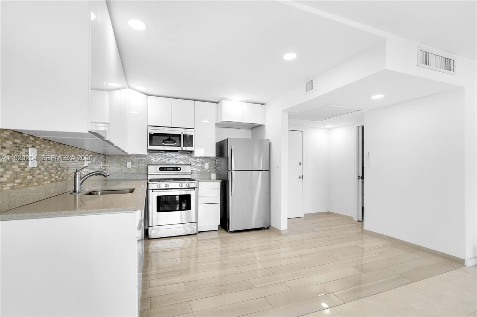 PARKER PLAZA CONDO ESTATE · #1817 in Hallandale Beach - Photo 25