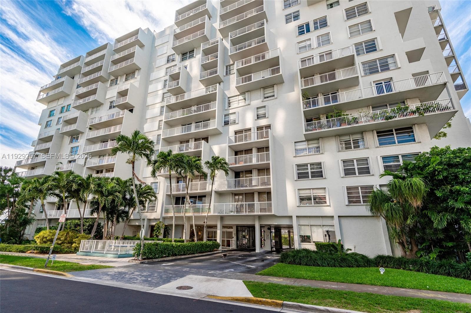 Brickell Biscayne · #7J in Miami - Photo 1