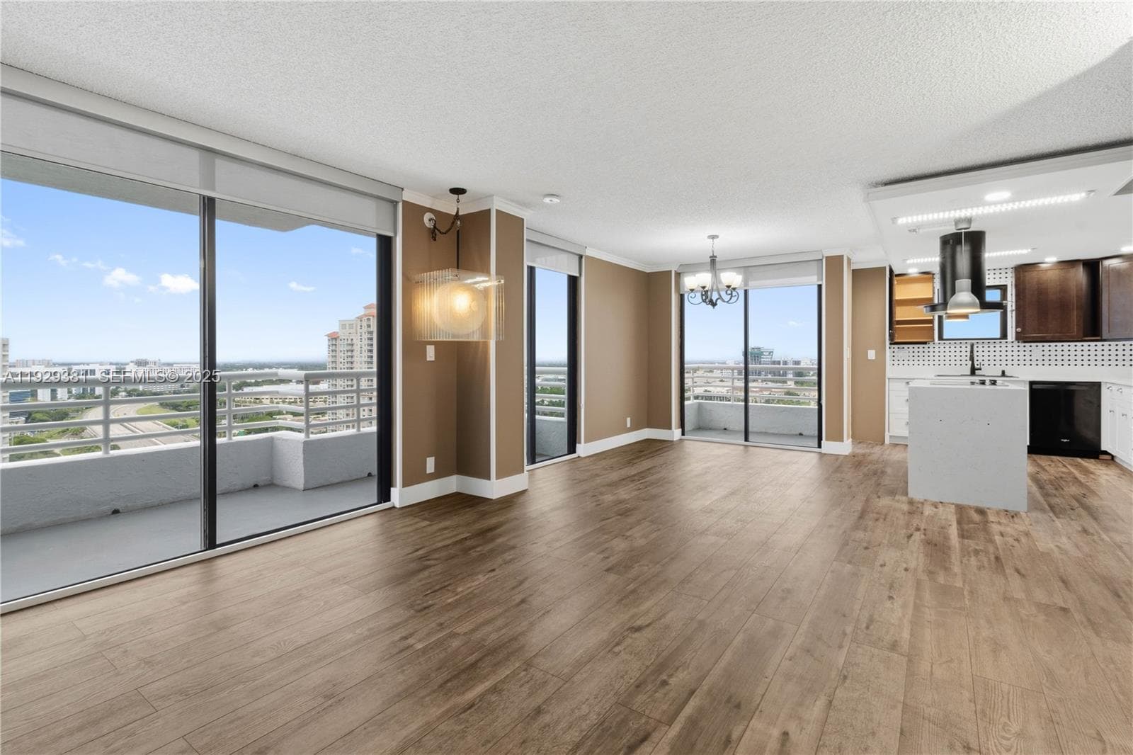 PARC CENTRAL AVENTURA EAS · #LP06 in Aventura - Photo 1