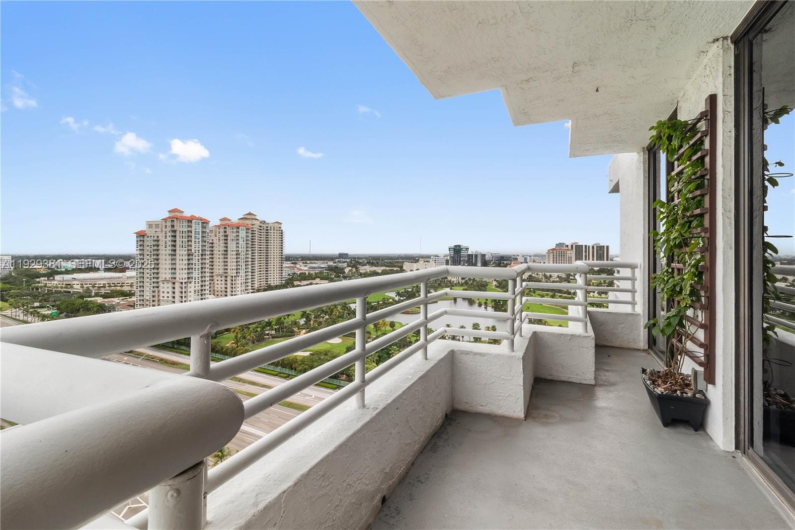 PARC CENTRAL AVENTURA EAS · #LP06 in Aventura - Photo 20