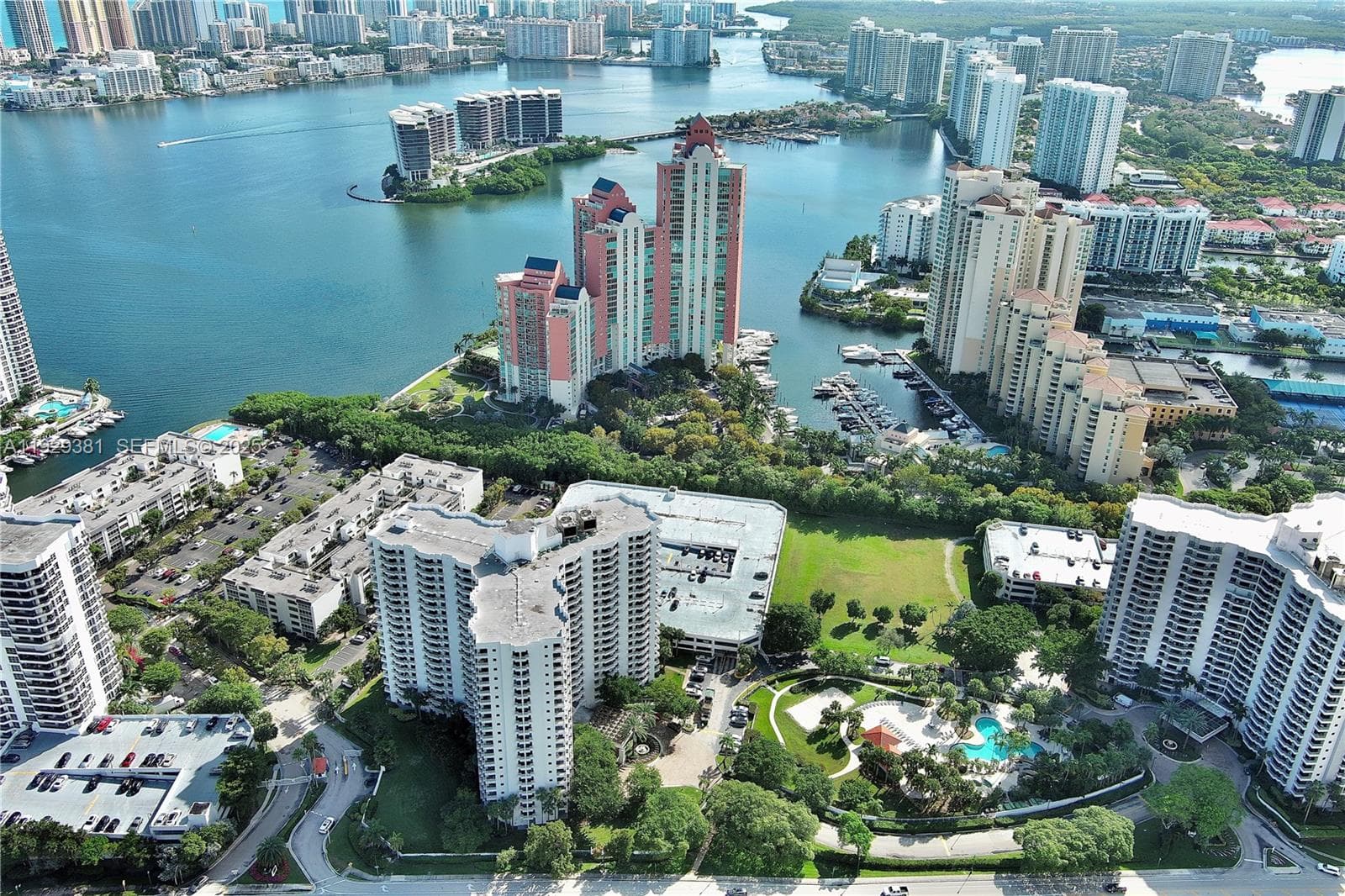 PARC CENTRAL AVENTURA EAS · #LP06 in Aventura - Photo 29