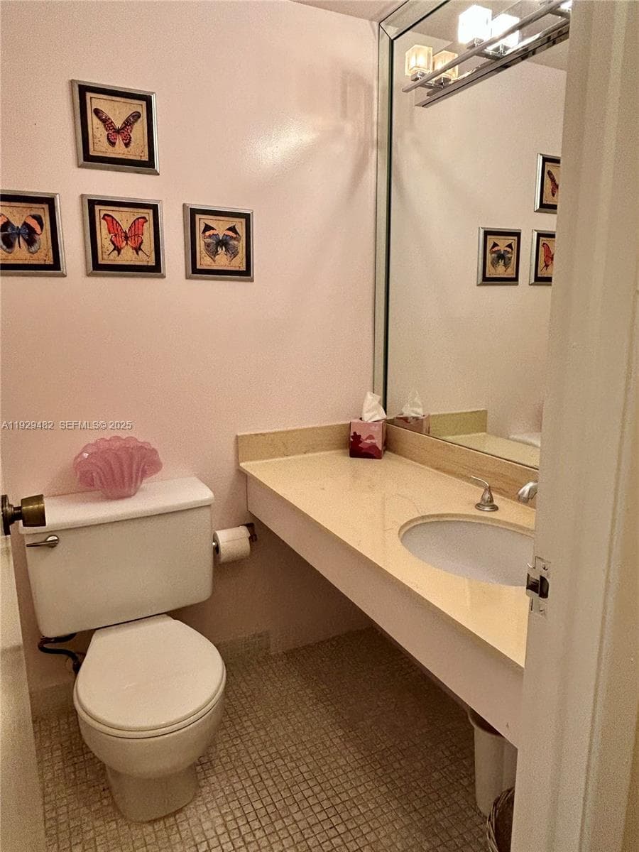1/2 Bath