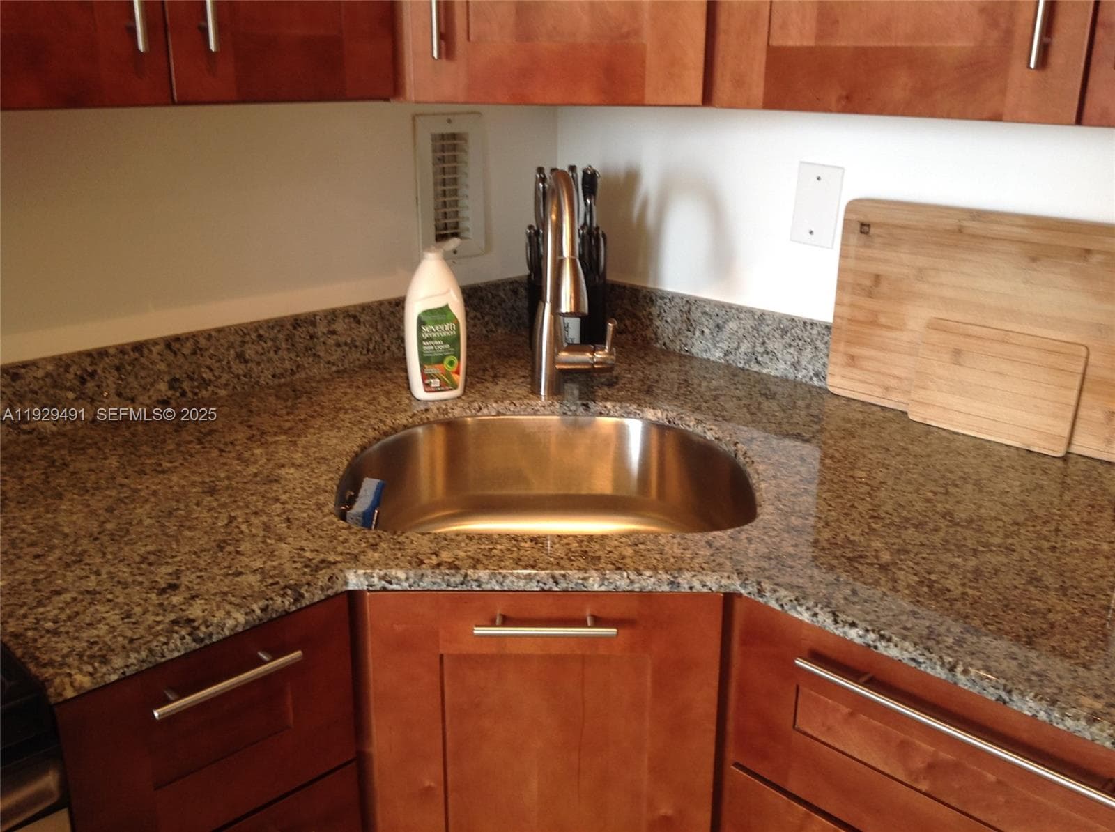 KENNEDY HOUSE CONDO · #8K in North Bay Village - Photo 12