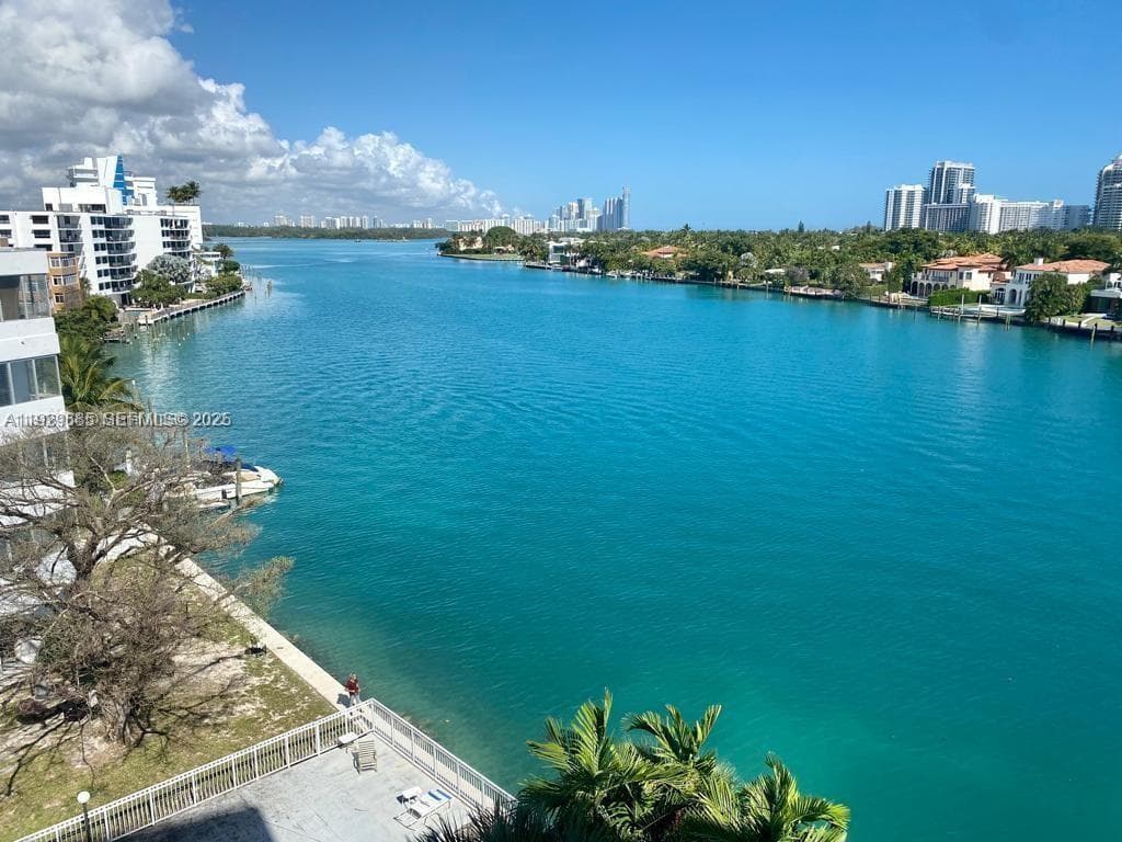 BAY HARBOUR ISLAND · #503 in Bay Harbor Islands - Photo 1