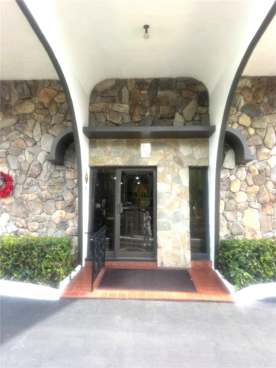 FAIRWAYS RIVIERA · #403 in Hallandale Beach - Photo 14