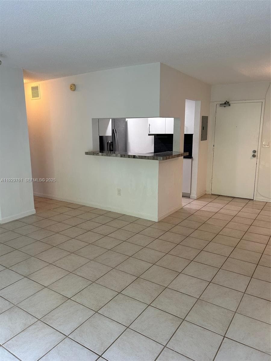 BRICKELL MAR CONDO · #29 in Miami - Photo 3