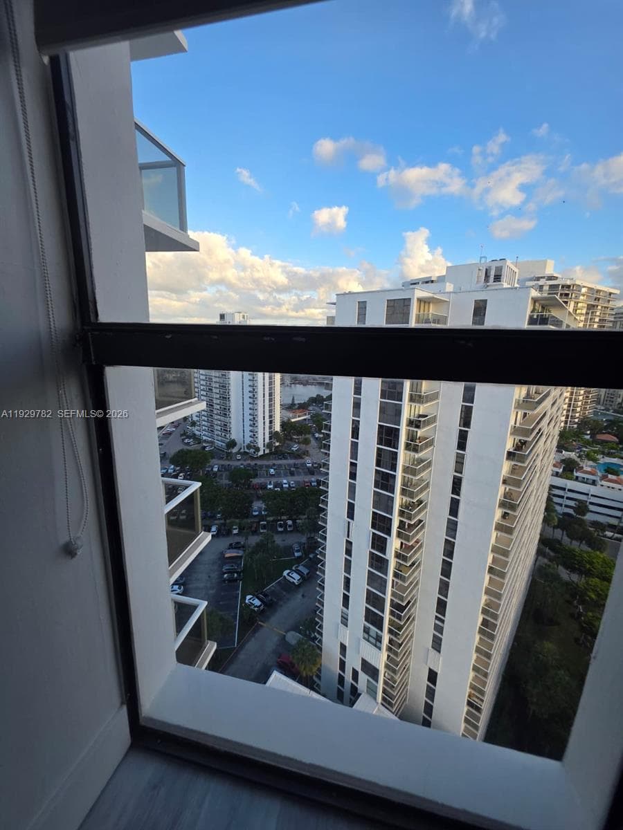 FLAMENCO CONDO TOWER I · #2204 in Aventura - Photo 33