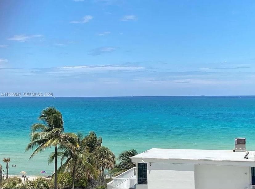 Carriage Club North · #411 in Miami Beach - Photo 3