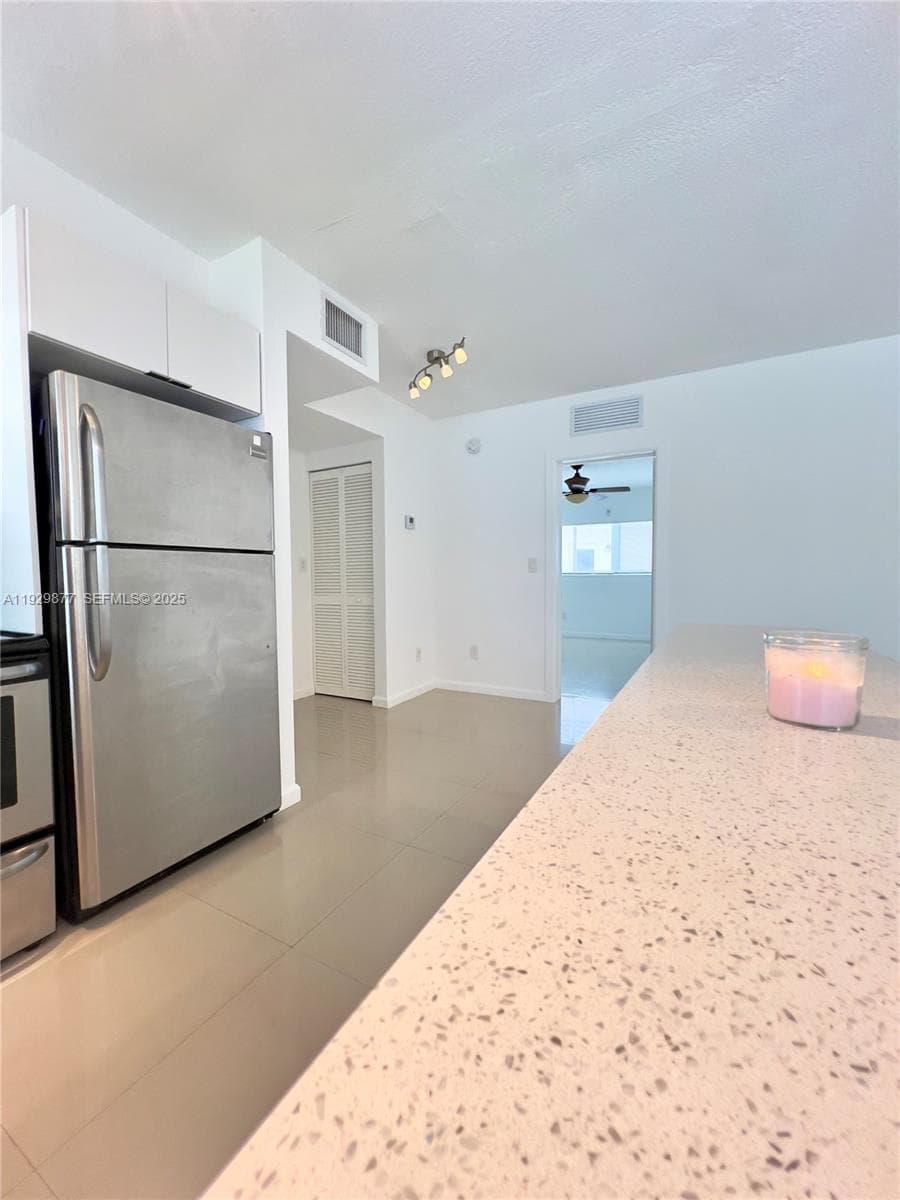 BISCAYNE BCH SUB · #13 in Miami Beach - Photo 5