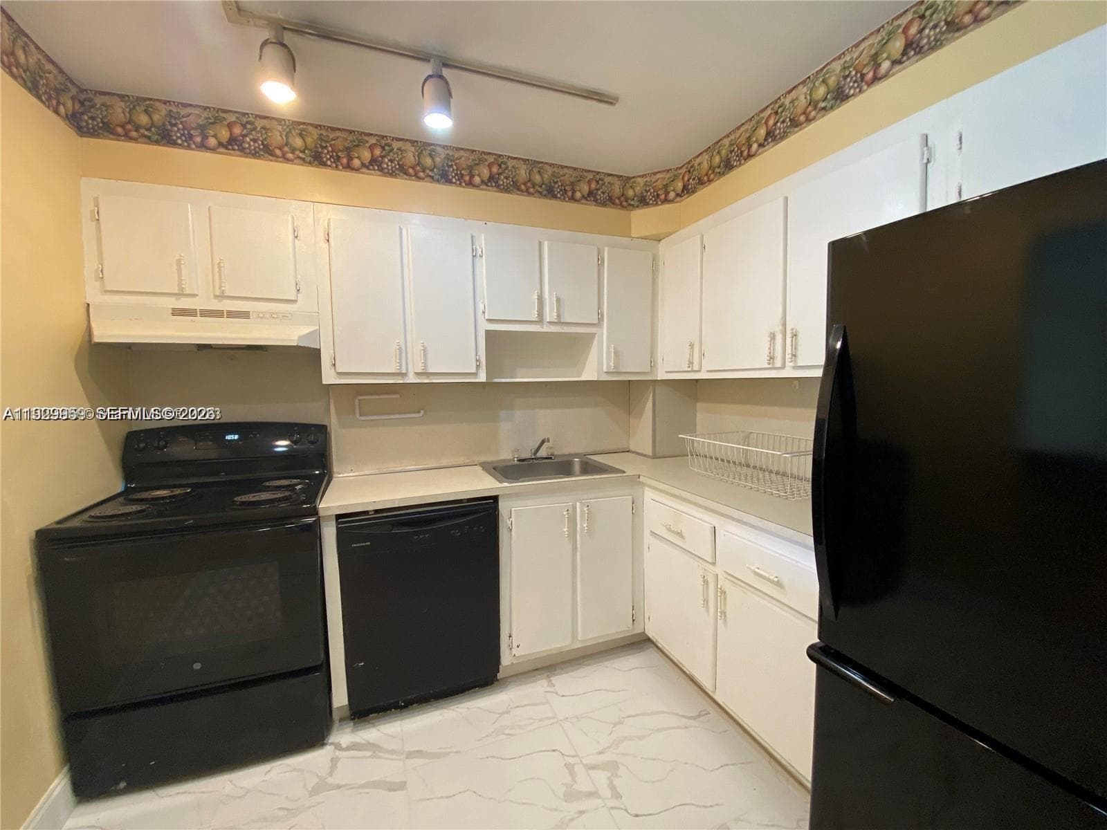 WOODSIDE APTS CONDO · #A108 in North Miami Beach - Photo 6