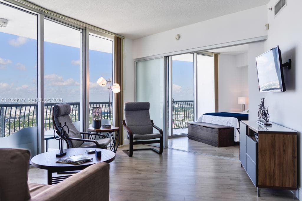 Opera Tower · #4814 in Miami - Photo 16