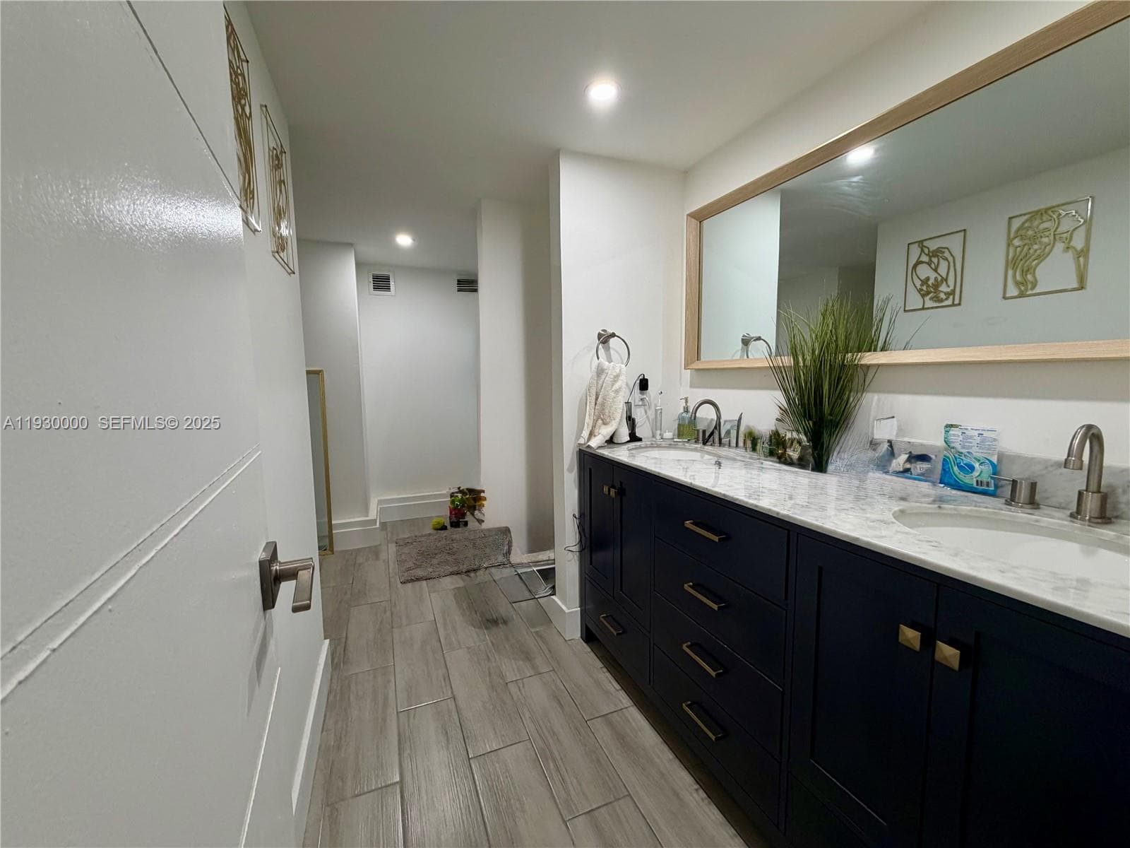 PLAZA TOWERS NORTH CONDO · #609 in Hallandale Beach - Photo 16