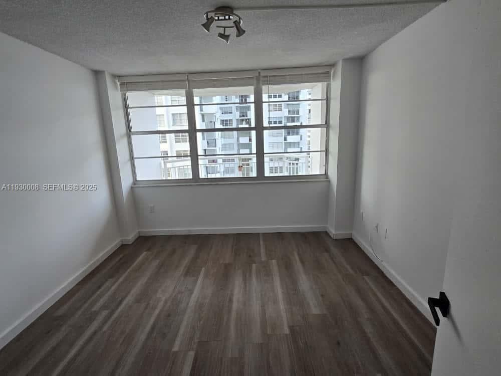 Del Prado · #1201 in Aventura - Photo 13