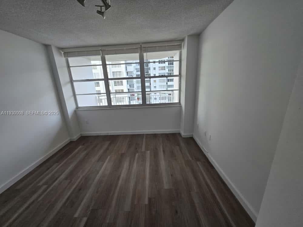 Del Prado · #1201 in Aventura - Photo 11