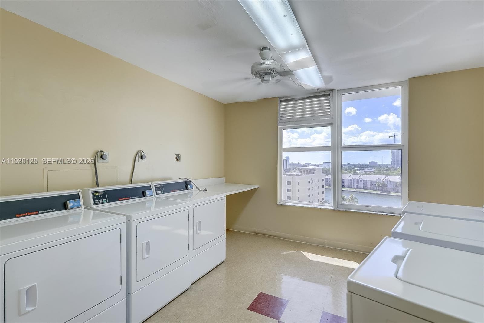 HALLMARK OF HOLLYWOOD CON · #1812 in Hollywood - Photo 36