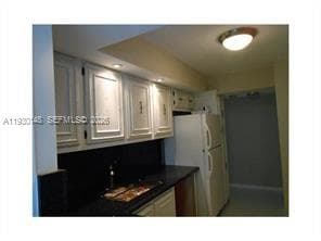 Desoto Condominium · #107 in Hallandale Beach - Photo 9