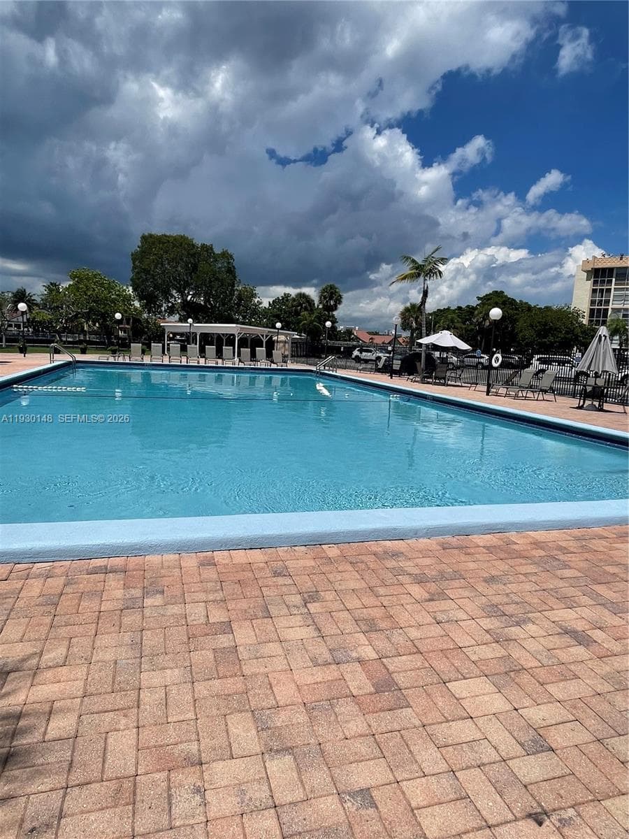 Desoto Condominium · #107 in Hallandale Beach - Photo 4