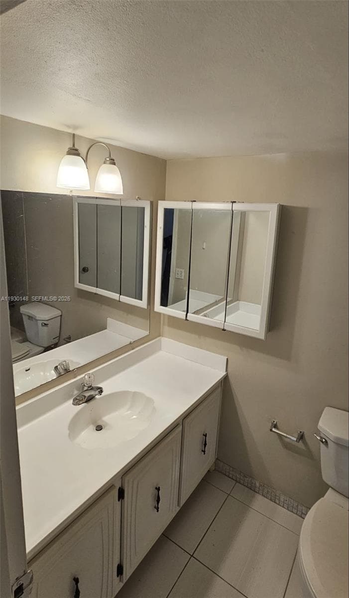 Desoto Condominium · #107 in Hallandale Beach - Photo 8