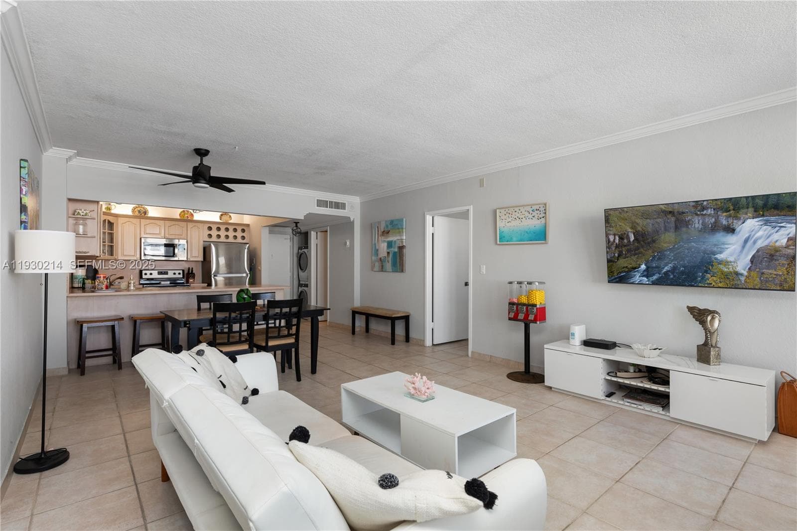 SEA AIR TOWERS CONDO · #1421 in Hollywood - Photo 6