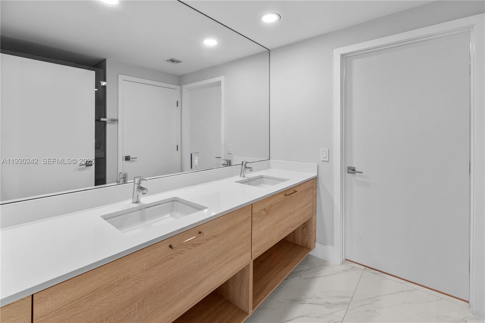 THE HARBOUR · #2907 in North Miami Beach - Photo 27