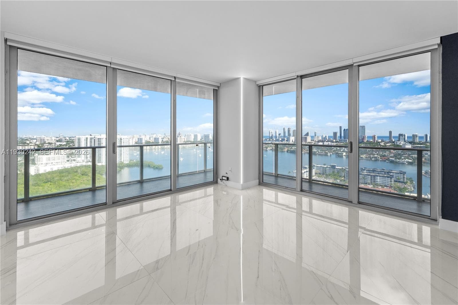THE HARBOUR · #2907 in North Miami Beach - Photo 2