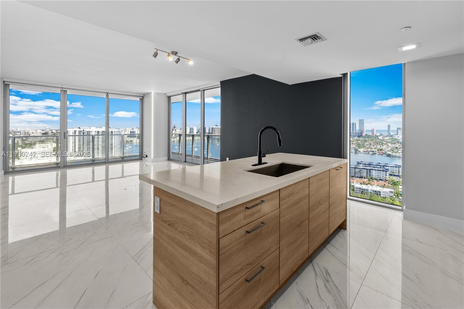 THE HARBOUR · #2907 in North Miami Beach - Photo 17