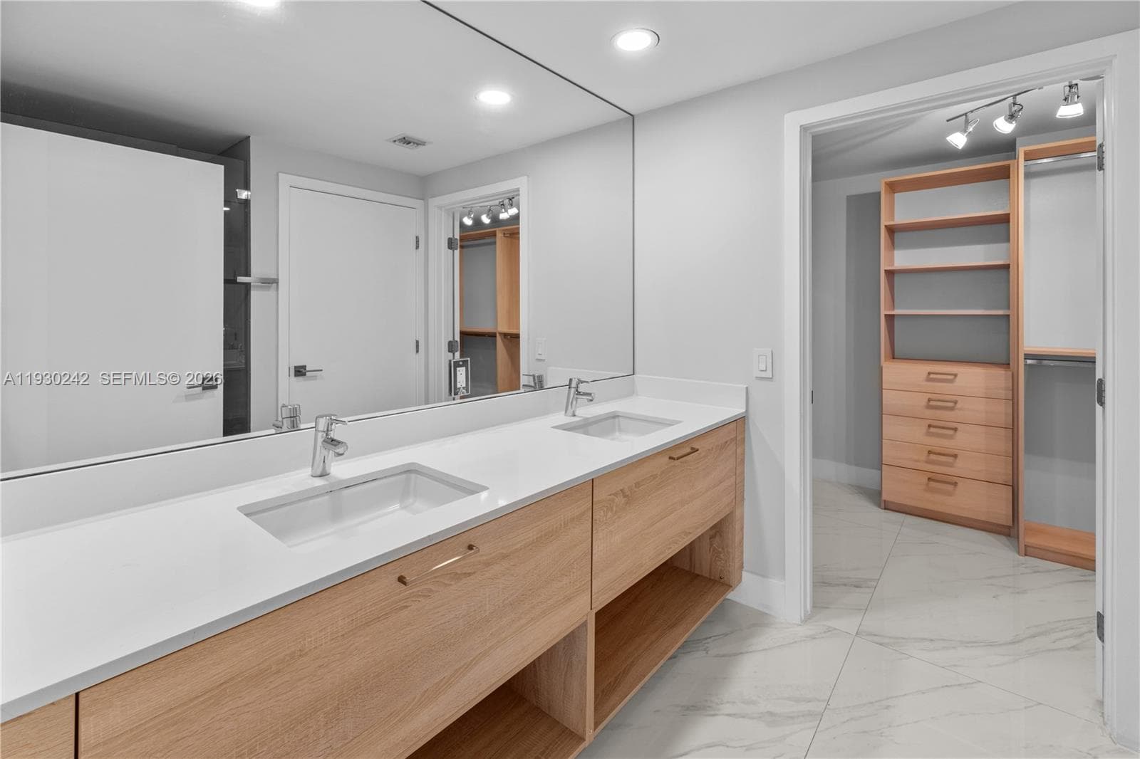 THE HARBOUR · #2907 in North Miami Beach - Photo 28