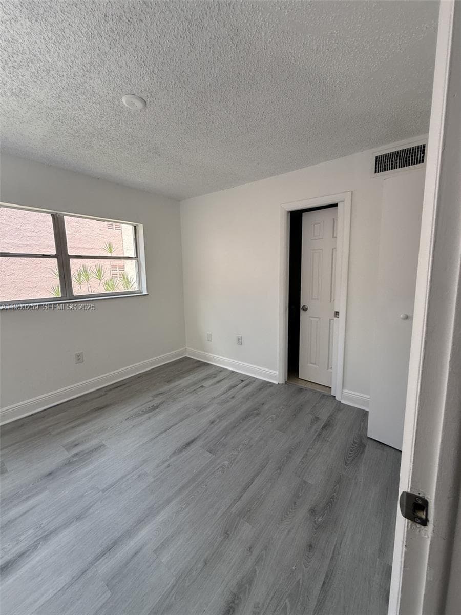 POINT SOUTH CONDO · #251 in Miami - Photo 4