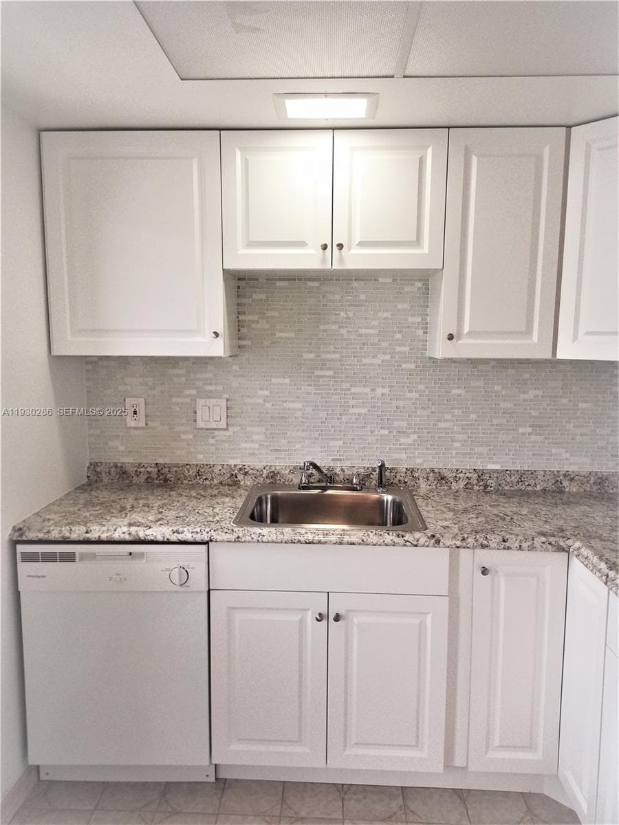 CRYSTAL COVE CONDO · #3C in Hallandale Beach - Photo 39