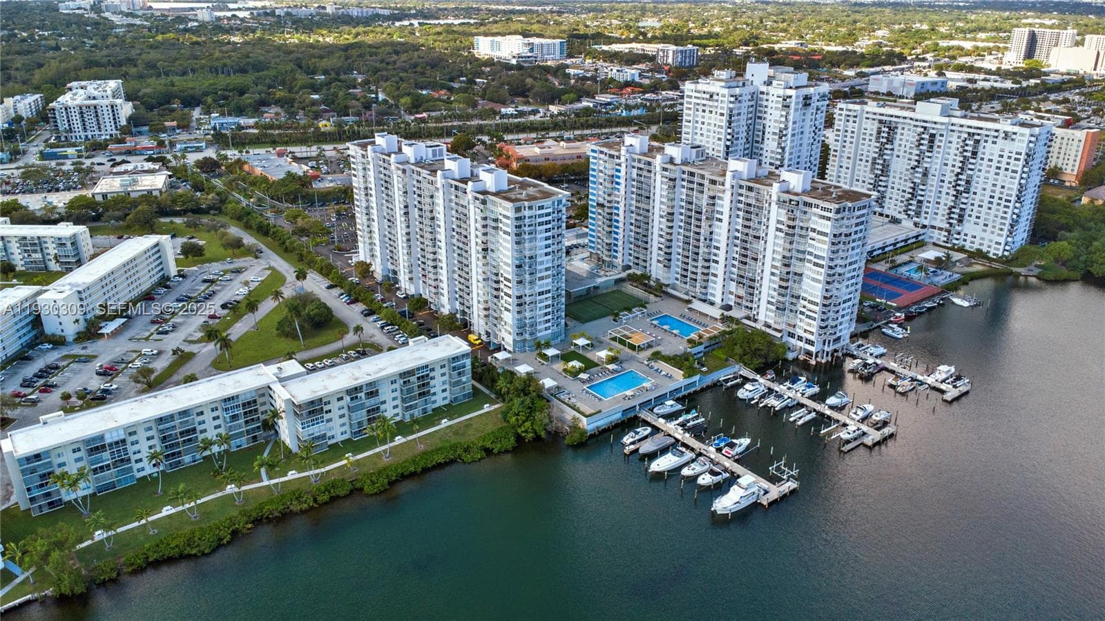 DEL PRADO MARINA · #PH01 in Aventura - Photo 27