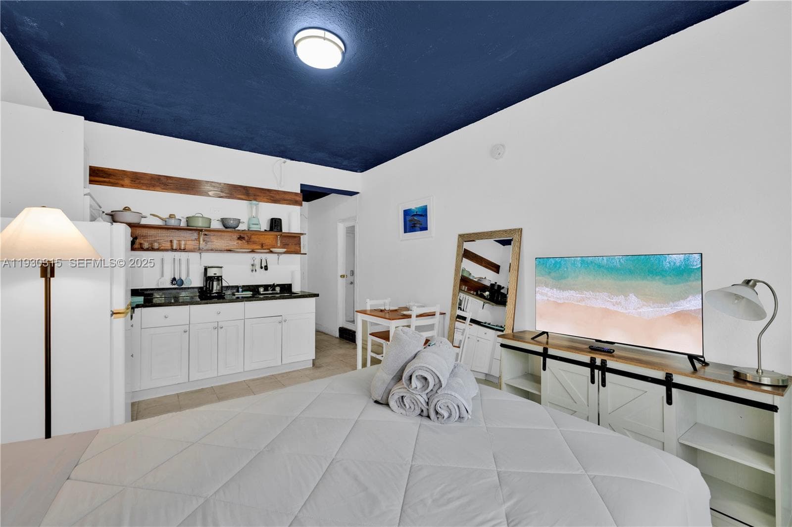 Mantell · #302 in Miami Beach - Photo 4