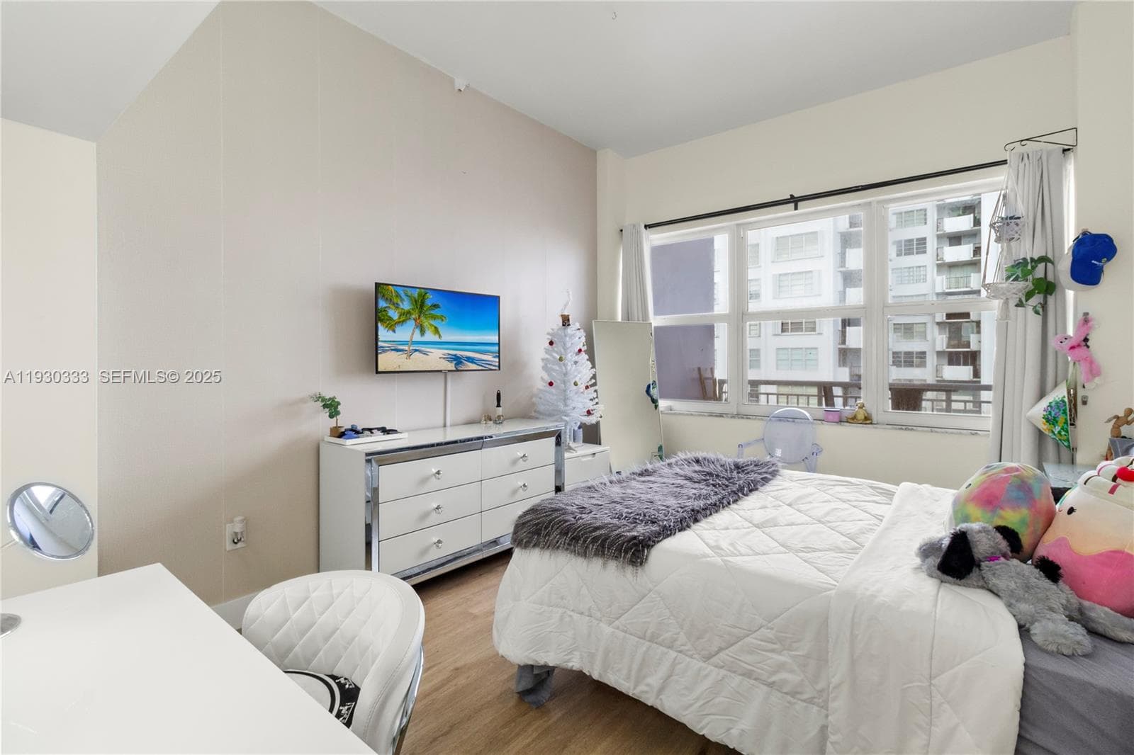 Del Prado · #PH01 in Aventura - Photo 17
