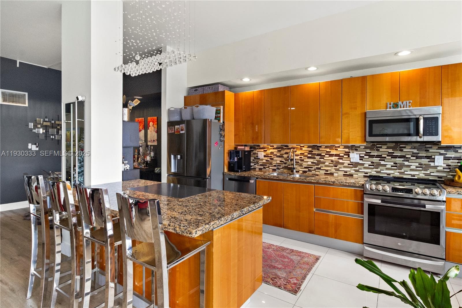 Del Prado · #PH01 in Aventura - Photo 1