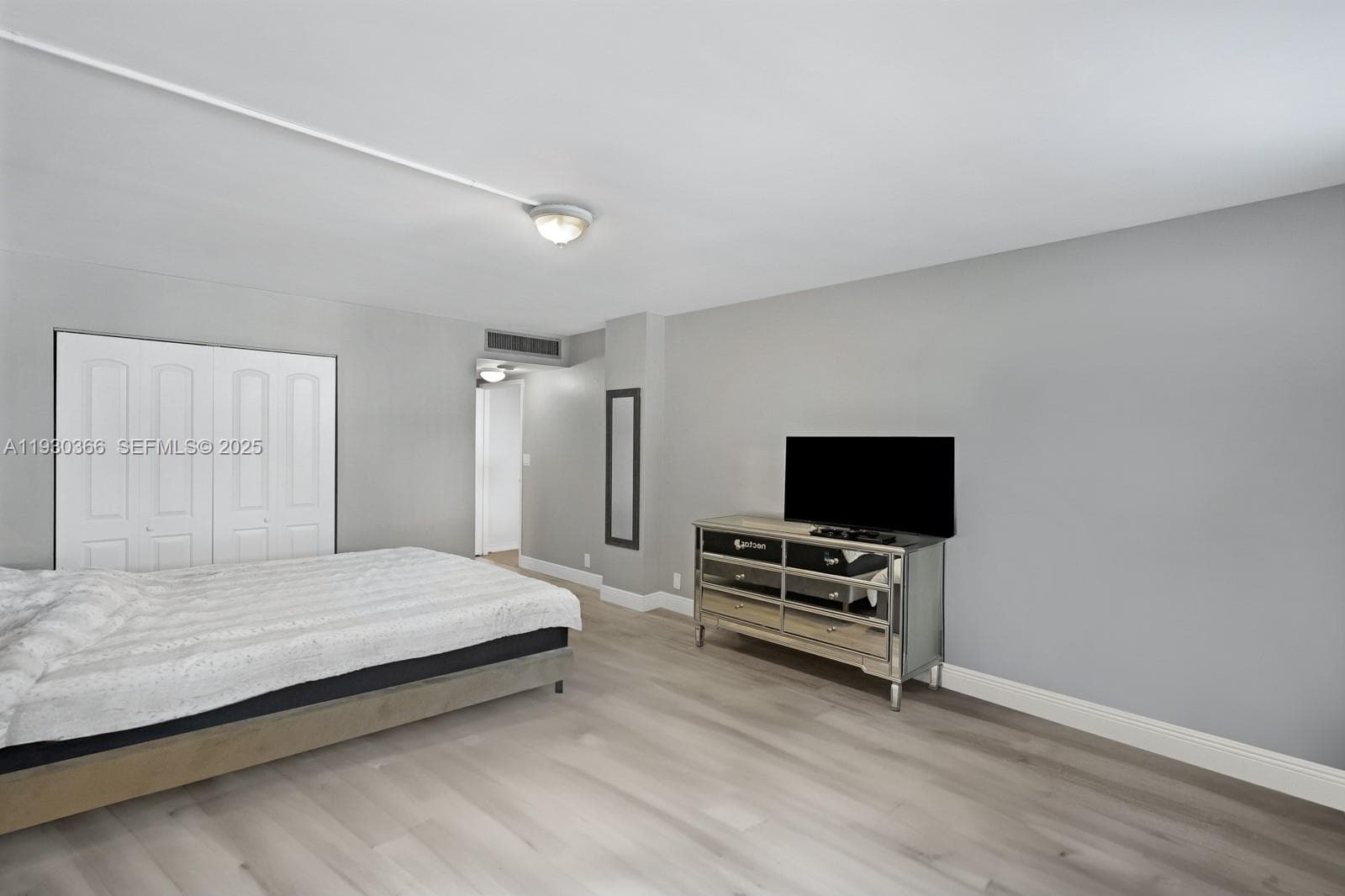 LAKE POINT TOWER CONDOMIN · #101 in Hallandale Beach - Photo 12