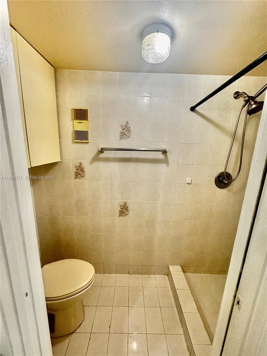 LAGO GRANDE · #44-13 in Hialeah - Photo 23