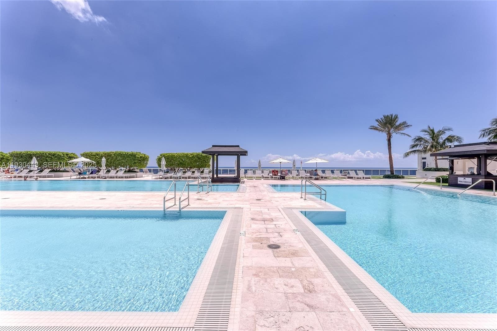 BEACH CLUB TWO · #4601 in Hallandale Beach - Photo 2