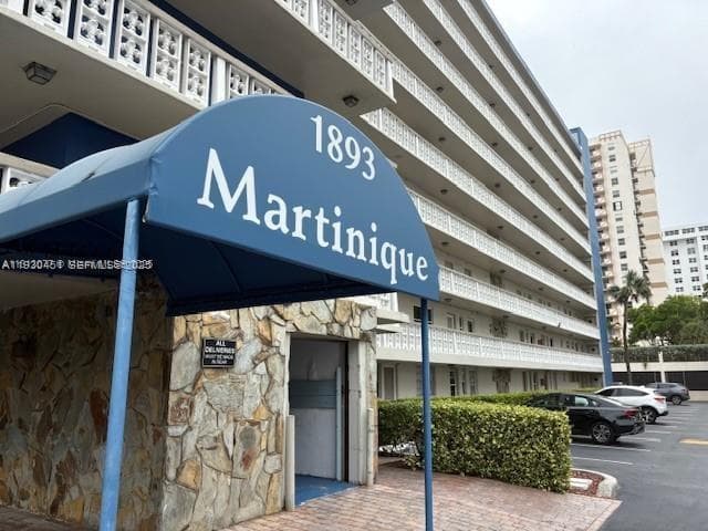 ISLANDS-MARTINIQUE CONDO · #403 in Hallandale Beach - Photo 16