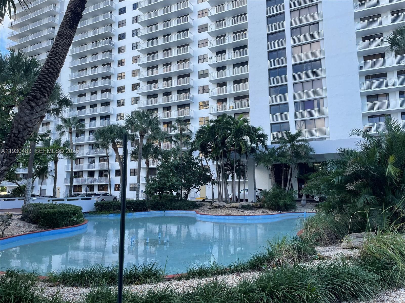 WINSTON TOWERS 600 CONDO · #419 in Sunny Isles Beach - Photo 1