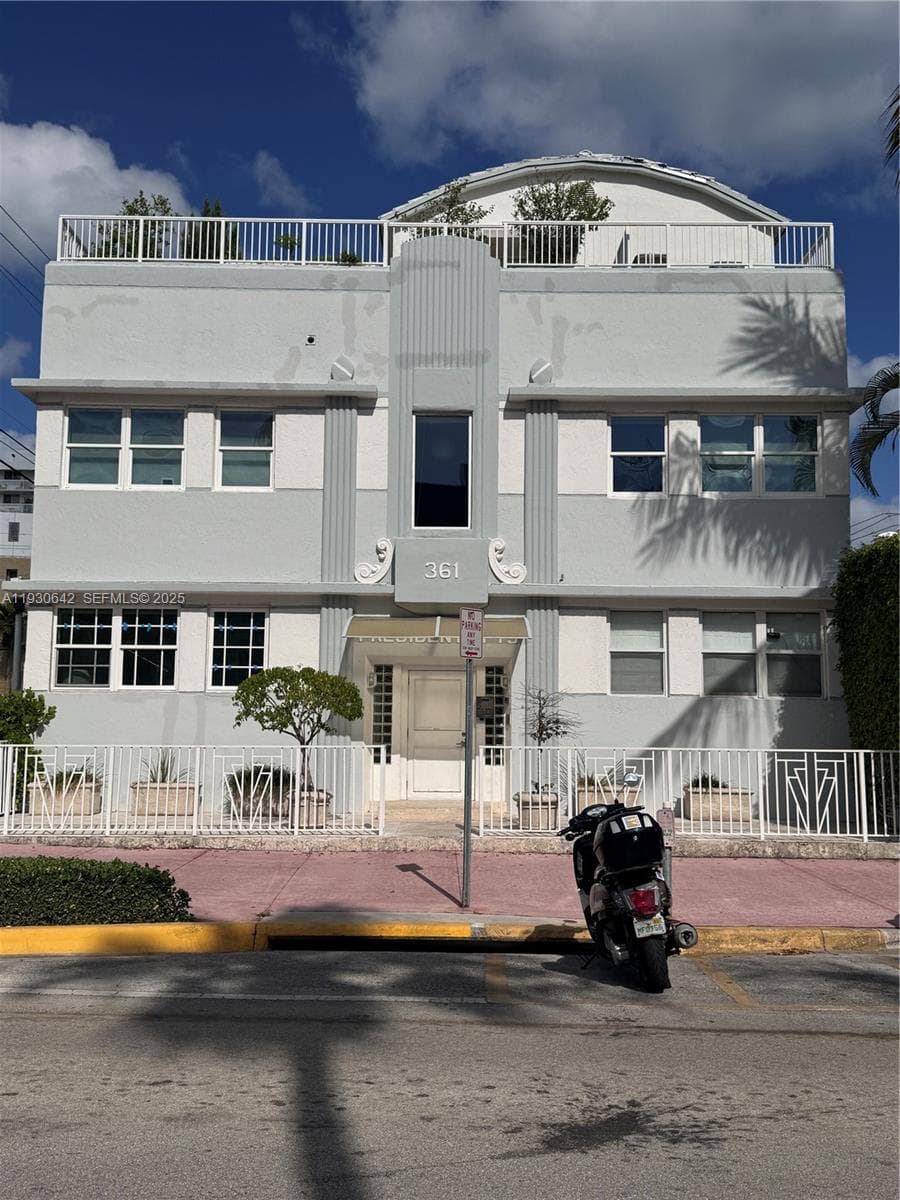 THE PRESIDENT CONDO · #A2 in Miami Beach - Photo 1