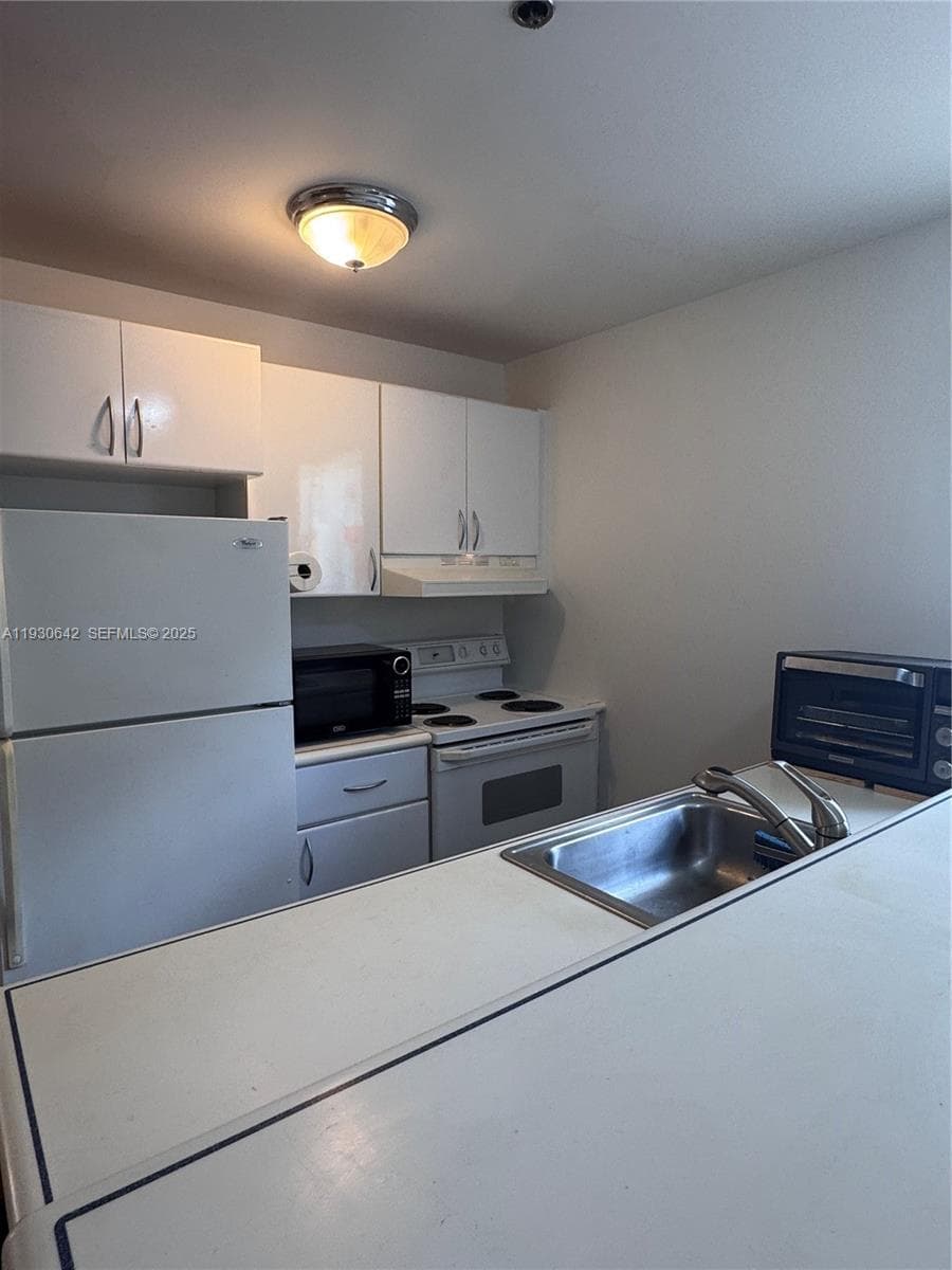 THE PRESIDENT CONDO · #A2 in Miami Beach - Photo 11