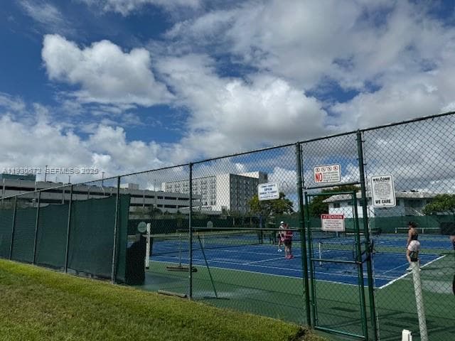 VILLAGE AT DADELAND CONDO · #C125 in Miami - Photo 8