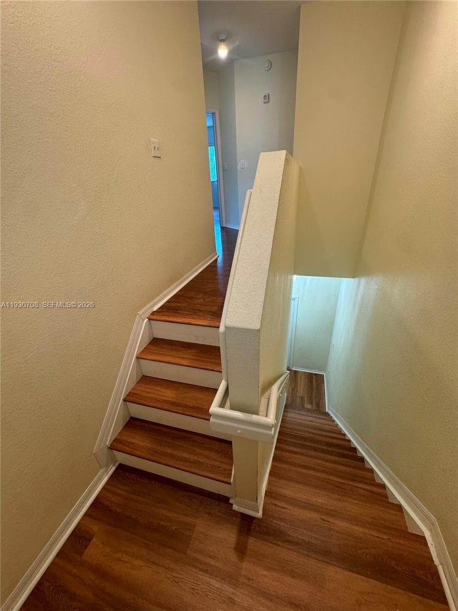2452 SE 19th Ct photo 17