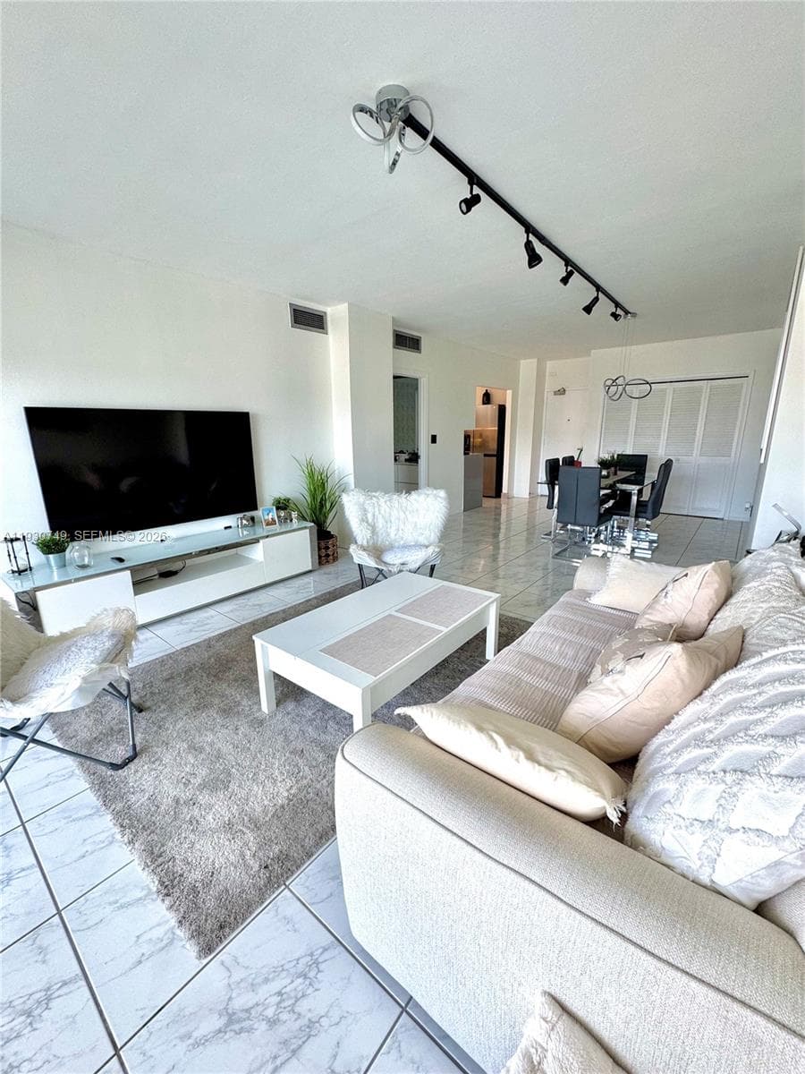 ARLEN HOUSE CONDO · #1603 in Sunny Isles Beach - Photo 11