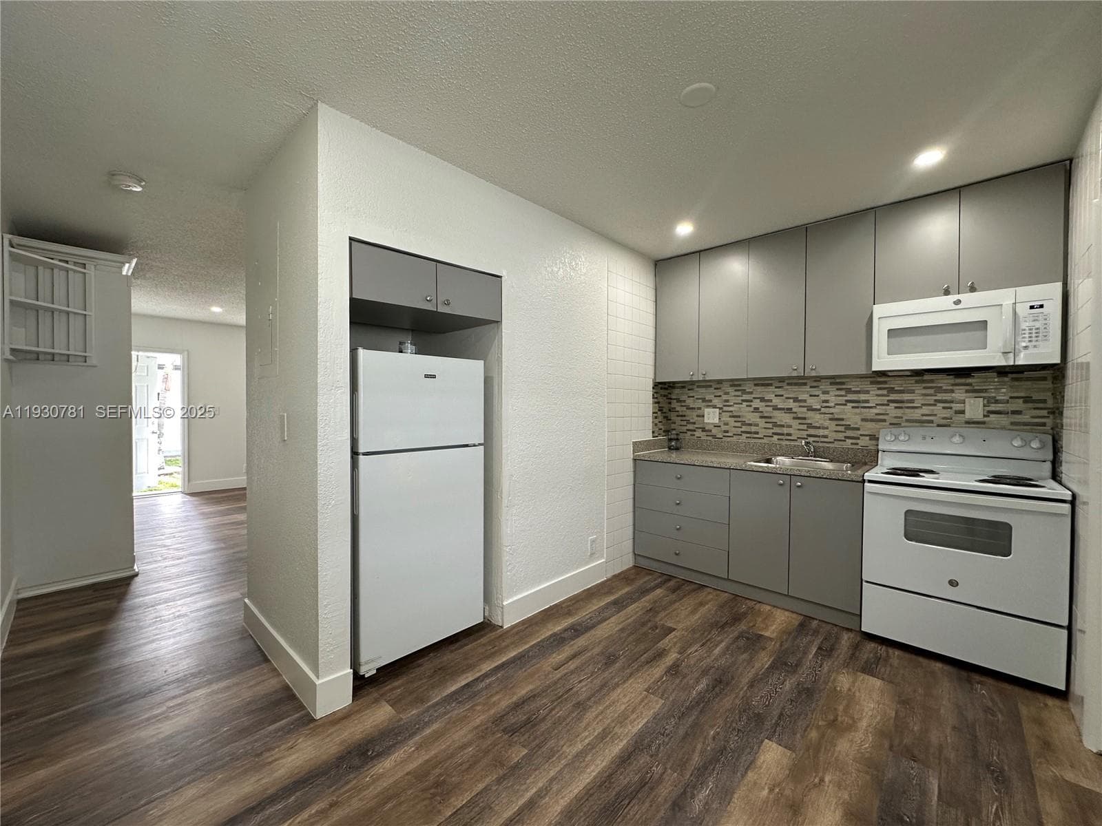 TOWN OF HALLANDALE B-13 · #C in Hallandale Beach - Photo 14